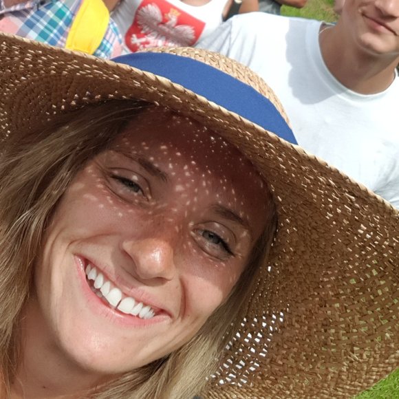 Meet your Posher, Erika - Picture 1 of 3